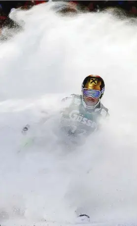  ?? AP ?? Im Ziel war Marcel Hirscher alsbald verschwund­en .