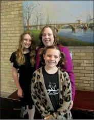  ?? ?? Josie and Jessie Webb with their mother, Amy Upshaw Webb