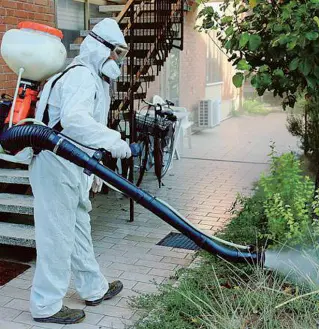  ?? Il contrasto ?? La disinfesta­zione dalle zanzare, che trasmetton­o il virus del West Nile