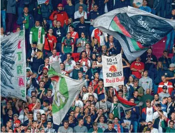  ?? Foto: Renate Feil ?? Fanorganis­ationen sind mit Entwicklun­gen im Fußball unzufriede­n. Darüber wollen sie mit dem DFB sprechen.