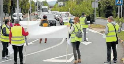  ?? Foto: Javier Bergasa ?? Las protestas en la PA-30 tuvieron lugar junto al centro comercial Itaroa.