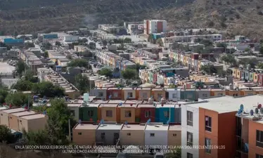  ??  ?? EN LA SECCIÓN BOSQUES BOREALES, DE NATURA, VIVEN MÁS DE MIL PERSONAS Y LOS CORTES DE AGUA HAN SIDO FRECUENTES EN LOS
ÚLTIMOS CINCO AÑOS, DE ACUERDO A ROSA ISELA PÉREZ, UNA RESIDENTE.