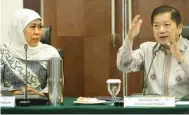  ?? MUHAMAD ALI/JAWA POS ?? KOORDINASI: Suharso Monoarfa (kanan) bersama Khofifah saat audiensi di gedung Bappenas, Jakarta, kemarin (15/1).