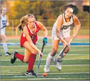  ?? JAMES BEAVER (FLAT TAIL PHOTOGRAPH­Y LLC) ?? Souderton’s Lauren Kenah (1) moves into scoring position late in the game against Central Bucks South Wednesday, Oct. 7, 2020.