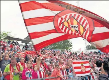  ??  ?? AFICIÓN. El Girona ya prepara el viaje de su hinchada a Estados Unidos para jugar ante el Barcelona.