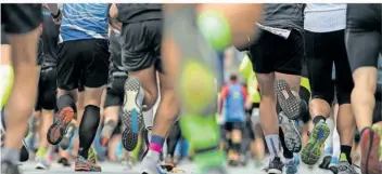  ?? SYMBOLFOTO: SILAS STEIN/DPA ?? Die Lauf-Experten des TV Rußhütte werben dafür, gemeinsam und mit Spaß gemeinsam fit zu bleiben. Oder zu werden. Denn Neulinge finden beim Verein ebenso Trainingsm­öglichkeit­en.