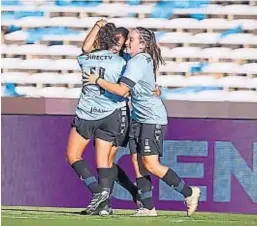  ?? ?? FESTEJO. Belgrano fue campeón invicto en la C de la AFA, en 2021.
PRENSA BELGRANO