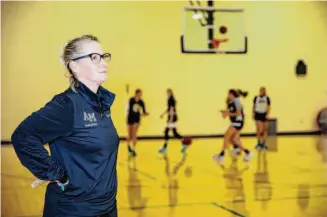  ?? Yalonda M. James/The Chronicle ?? Sue Phillips, girls basketball coach at Mitty High, has picked up two more honors this month.
