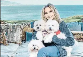  ?? . ?? Streisand, que té tres gosses, té agafades les dues clons