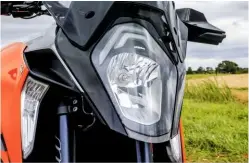  ??  ?? 2017 Traditiona­l single headlamp unit is compliment­ed by LED daytime running lights and cornering lights