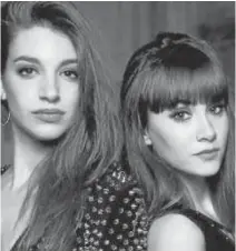  ??  ?? Ana y Aitana triunfan tras ‘OT’ con su canción ‘Lo malo’.