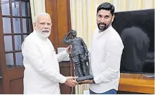  ?? Picture : ARUN YOGIRAJ WEBSITE ?? India’s Prime Minister Narendra Modi and Sculptor Arun Yogiraj, the sculptor of the Ram Lalla idol.