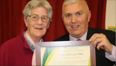  ?? ?? Audrey Joy with Harrietsha­m Parish Council chairman Eddie Powell