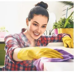  ?? — AFP ?? Homemakers often get tendonitis as they are repeatedly cooking, mopping, gardening, or taking care of household matters.