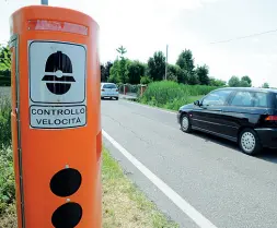  ??  ?? «Sentinelle» anti-velocità Un apparecchi­o simile a uno di quelli in arrivo