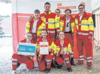  ?? FOTO: KATHARINA KALLIS ?? In der Kategorie A hat die ehrenamtli­che Mannschaft „Team des Jahres“aus Ostwürttem­berg bei der landesweit­en Erste-Hilfe-Olympiade der Johanniter den ersten Platz belegt.