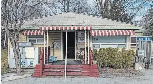  ?? LOG CABIN ?? The Log Cabin Store and Snack Bar on Stoney Lake is under new ownership.