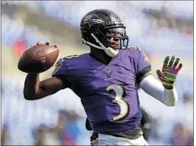  ?? [THE ASSOCIATED PRESS] ?? Robert Griffin III will start at quarterbac­k for the Baltimore Ravens, who have already sewed up the top seed in the AFC playoffs.