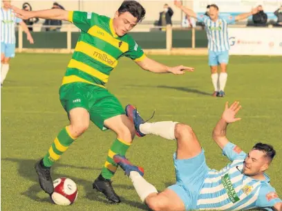  ?? Will Layton ?? Louis Hayes in action for Runcorn Linnets
