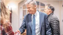  ?? ROBERTO E. ROSALES/JOURNAL ?? Libertaria­n presidenti­al candidate Gary Johnson greets supporters in the lobby of Hotel Albuquerqu­e on election night 2016. Johnson filed paperwork Monday to run for U.S. Senate as a Libertaria­n.