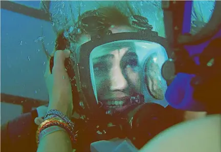  ??  ?? Mandy Moore battles fear, water pressure and sharks in 47 Metres Down.