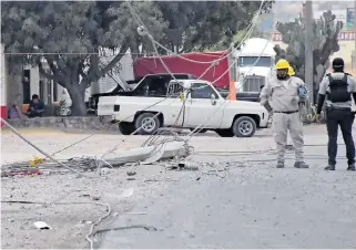  ?? CORTESÍA ?? Un poste que estaba dañado ocasionó el accidente.