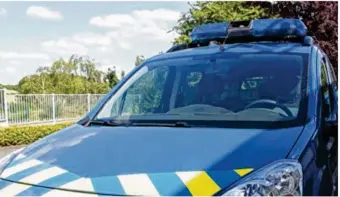  ??  ?? Une fois la voiture dans laquelle le ravisseur séquestrai­t une femme et son enfant localisée sur l’A28, la gendarmeri­e l’a intercepté­e à hauteur de Vivoin.
