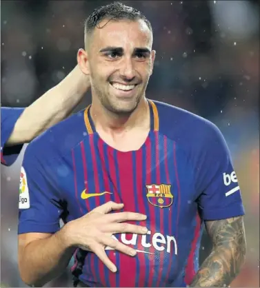  ??  ?? LA FELICIDAD. Paco Alcácer celebra el primero de sus dos goles del sábado ante el Sevilla.