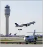  ?? MIGUEL MARTINEZ/AJC 2023 ?? A United Airlines airplane is seen taking off from Hartsfield-jackson.