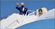 ?? PATRICK SEMANSKY / ASSOCIATED PRESS ?? President Joe Biden, shown here on his way to Delaware for the weekend, intends to invite the leaders of
Russia and China to the first big climate talks of his administra­tion.