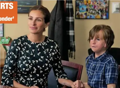  ?? FOTO HBVL ?? Julia Roberts speelt in ‘Wonder’ de rol van Isabel, mama van een jongetje met een gezichtsmi­svorming.