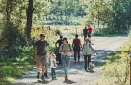  ?? FOTO RAYMOND LEMMENS ?? In het Herkenrode­bos werden twee bewegwijze­rde wandelinge­n uitgezet.