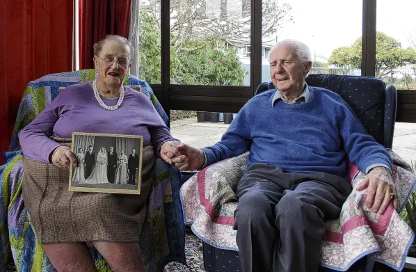  ?? PHOTO: VALU MAKA ?? Time gone by . . . Invercargi­ll’s Joy (92) and Owen Riley (96) are celebratin­g their marriage of 70 years today.