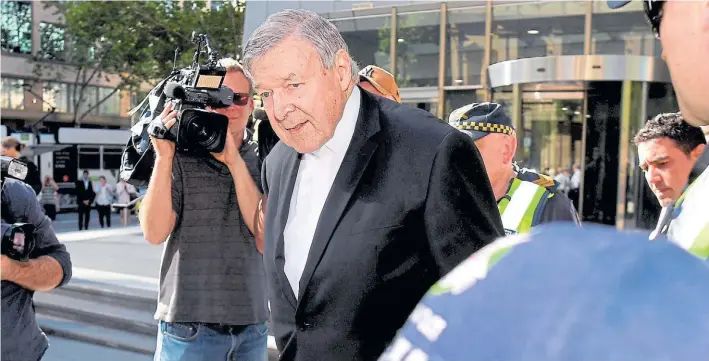  ?? AFP ?? Juicio. El cardenal George Pell arriba a la sede del Tribunal que lo juzgó y condenó en Melbourne, Australia. Es la mayor autoridad de la Iglesia en ser condenada por pedofilia.