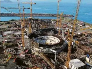  ?? Ago.2011/Divulgação Eletronucl­ear ?? Vista geral das obras da usina Angra 3, no Rio de Janeiro