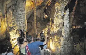  ?? CÓRDOBA ?? Interior de la Cueva de los Murciélago­s, en Zuheros.