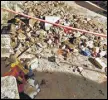  ?? HT PHOTO ?? The parapet of a terrace collapsed in a slum in Cheeta Camp.