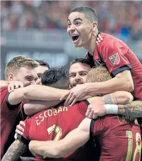  ?? REUTERS ?? Festejo latino. Escobar y Almirón celebran el segundo gol.