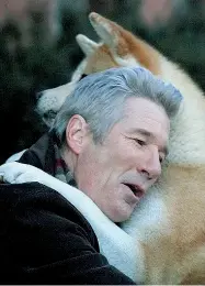  ??  ?? Dal film Hachiko Amicizia oltre la morte tra uomo e cane