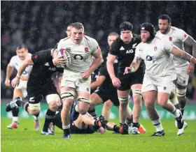  ?? Picture: Shaun Botterill/Getty ?? England’s Sam Underhill breaks clear to score against New Zealand at Twickenham, but the try was disallowed