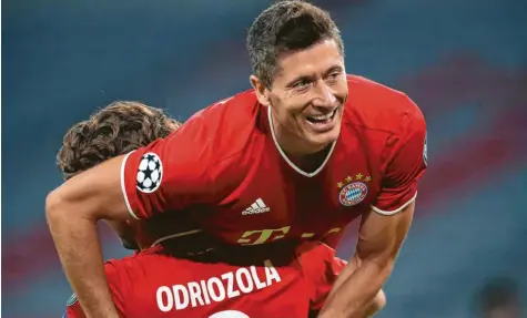  ?? Foto: Peter Schatz ?? Der Mann der Stunde beim FC Bayern: In den beiden Spielen gegen Chelsea London war Robert Lewandowsk­i an allen sieben Münchner Toren direkt beteiligt. Der FCB hofft nun beim Finalturni­er der Champions League auf die Tore des Polen.