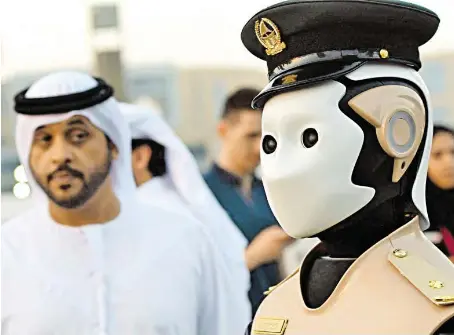 Polizeiroboter Ist In Dubai Im Einsatz Pressreader