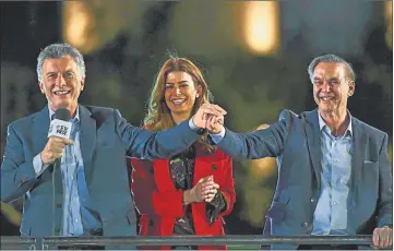  ?? CEDOC PERFIL ?? CIERRE. El jueves, en Córdoba, Macri junto a su compañero de fórmula, Pichetto, y Juliana Awada.