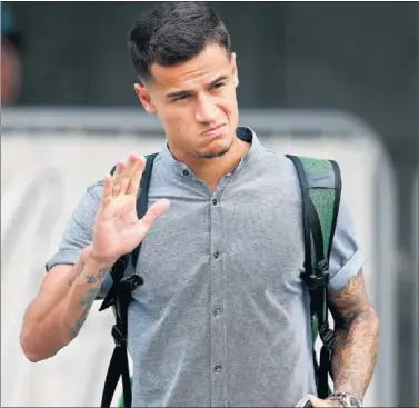  ??  ?? PRETENDIDO. Philippe Coutinho tiene contrato con el Barcelona, aunque en París no le quitan el ojo.