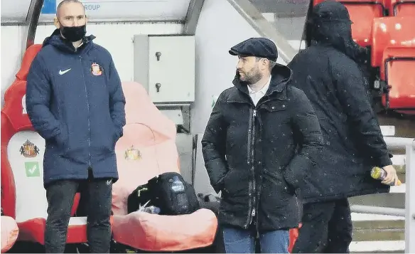  ??  ?? Lee Johnson watches on at the Stadium of Light