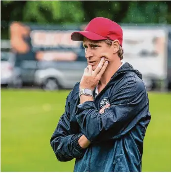  ?? Foto: Archiv/rudi Penk ?? Vor heimischem Publikum vergibt die Mannschaft von Sontheims Trainer Sebastian Knäulein noch zu viele Tormöglich­keiten.