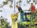  ??  ?? The “Johnny Reb” statue will be rebuilt in the section of Greenwood Cemetery set aside for Confederat­e veterans, a process that could take six weeks.