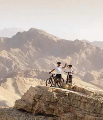  ??  ?? LEFT: Israelis will appreciate Ras Al Khaimah’s adventure pursuits