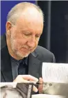  ?? ROSS BELOT/WIKIMEDIA COMMONS ?? Pete Townshend signs books at a bookstore in Toronto in 2012.