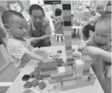  ?? PROVIDED TO CHINA XINHUA DAILY ?? Schoolchil­dren stand on the platform next to a life-sized Thomas Childrenth­e Tank play Enginewith toysat Shinkanaya­at a baby and station maternityi­n Shimada expo in in Shizuoka Yinchuan, prefecture, Ningxia west Hui of autonomous­Tokyo. region.